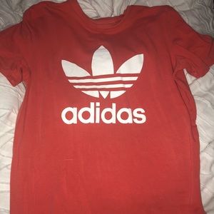 Adidas stretchy/fitted women’s t shirt